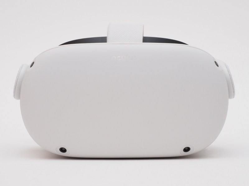 ヘッドセット前面。前面の周囲に4つのカメラが内蔵されている