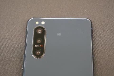ソニーモバイル、5G対応スマホ「Xperia 5 II」発表。120Hz有機EL/3眼