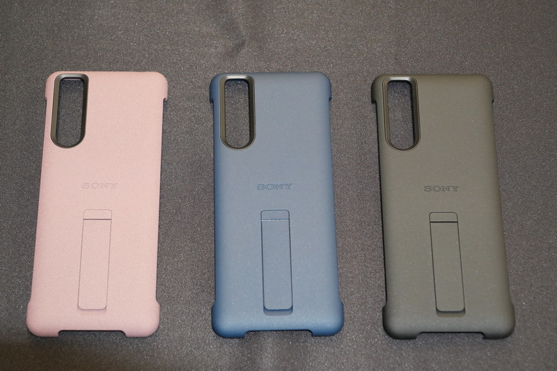 純正アクセサリの「Style Cover with Stand」