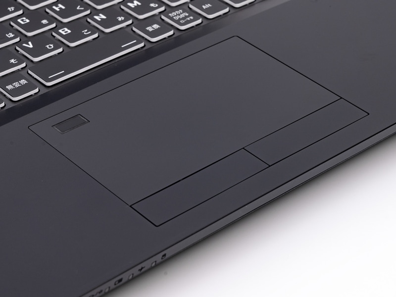 タッチパッド内側の左上部分にWindows Hello対応指紋センサーがある