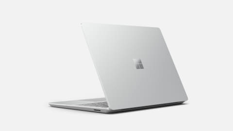 Microsoft、549ドルからの12.45型モバイルノート「Surface