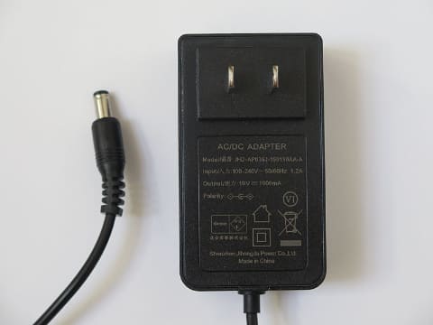 MINISFORUM ミニPC 小型デスクトップ パソコン 電源アダプター付き MINISFORUM ミニPC 小型デスクトップ パソコン 電源アダプター付き