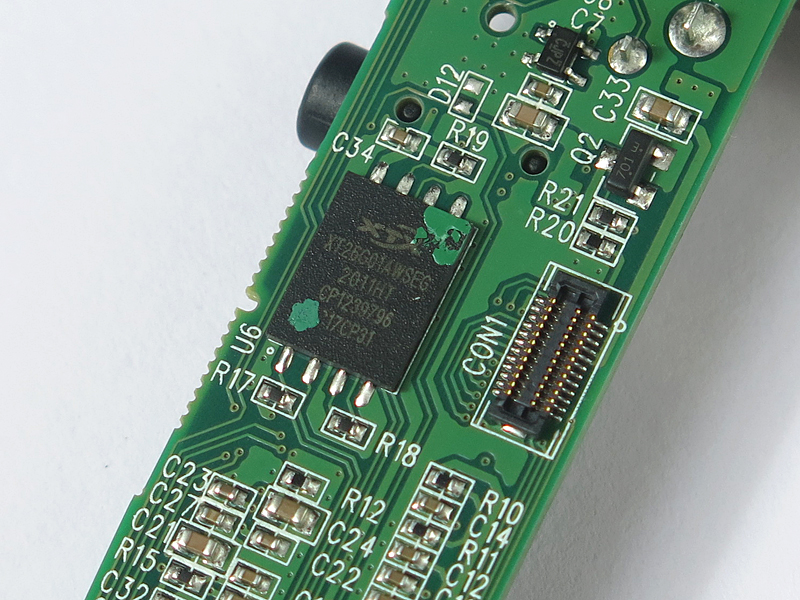 SPIフラッシュメモリはXTX製のXT26G01AWSEGA