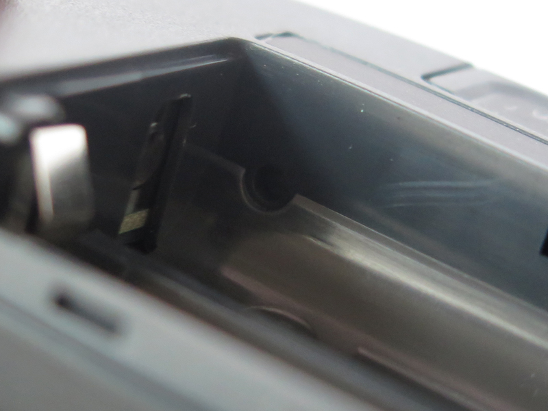 基板には「JP1」にタクトスイッチが実装されており、電池室からもアクセスできるが、用途は不明