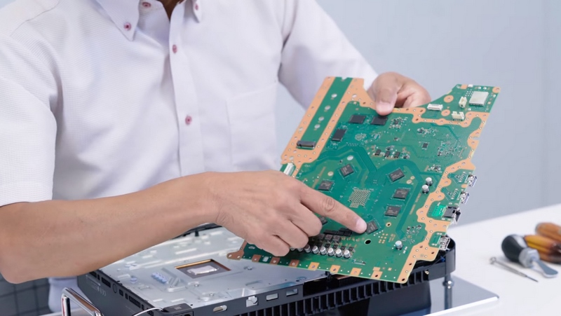 基板裏面にGDDR 16GB