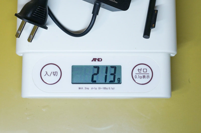 重量は213g