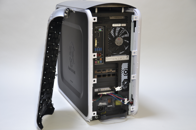 背面カバーを開けて配線する