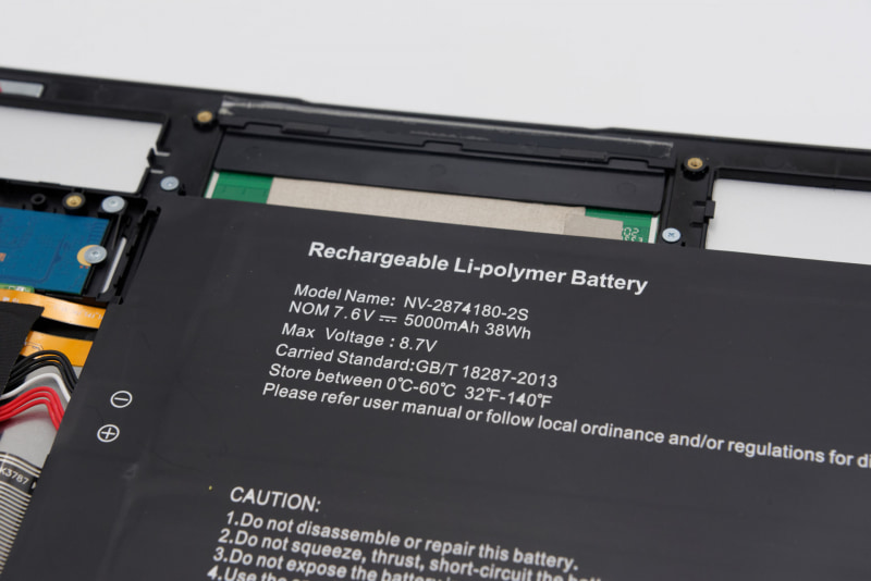 バッテリはリチウムポリマー。5,000mAh容量となっている