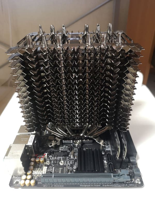 クーラーはZalmanのFX-70を利用した