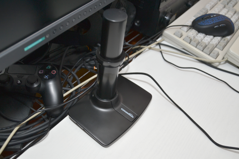 土台をテーブルに挿し込む