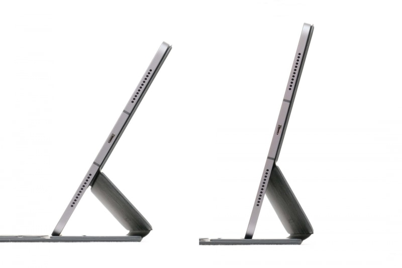 ディスプレイ面の展開角度は123度と110度の2段階に調節可能