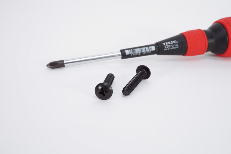 それなりの長さのネジ