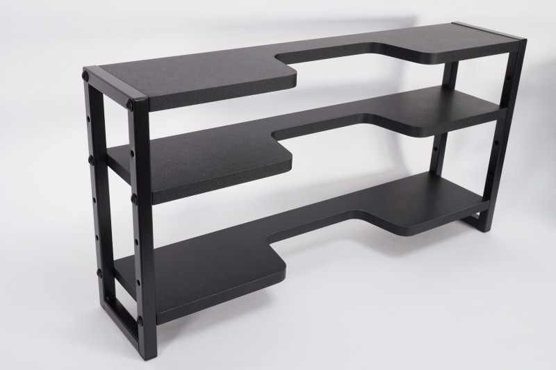 完成。棚板の位置は組み立て時に調整する