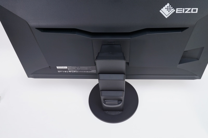 スタンドの作りにもよるだろうが、ほとんどのディスプレイにしっかりと棚板を寄せられるはずだ