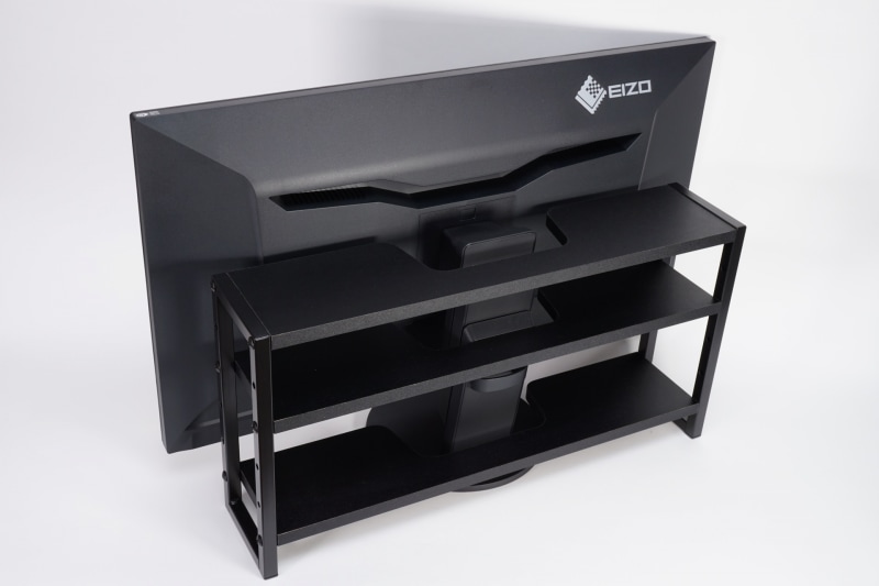 31.5型ディスプレイに設置