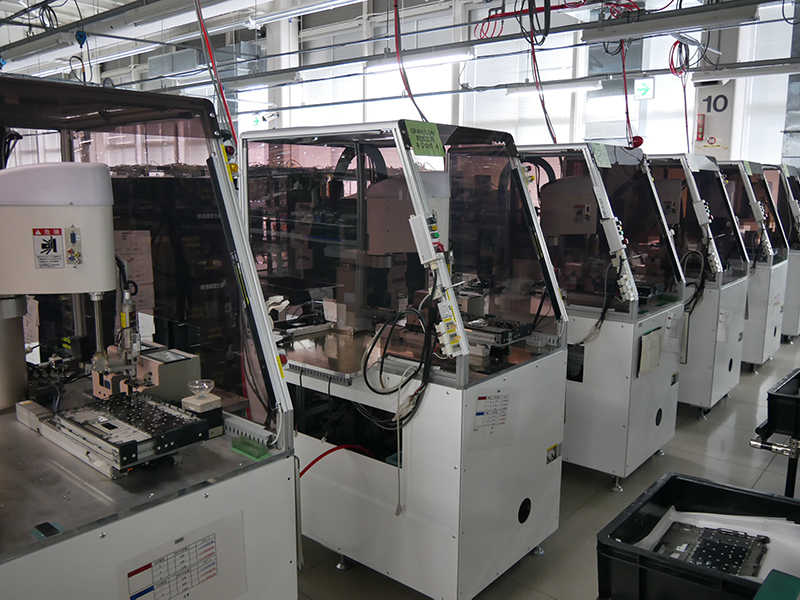 UHシリーズのために導入されているネジ締め専用機