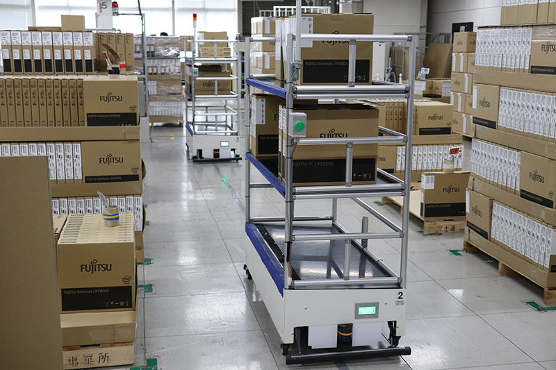 構内を循環するAGVも進化を遂げている