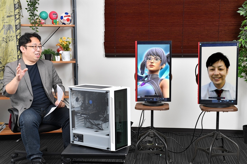 インタビューはオンラインで行なわれた。参加者は左から、ライターの芹澤正芳氏、数々のフォートナイトの大会で実績を残すベテランプレイヤーのかげとら氏(Twitterアカウント：@kagetoraFN)、そしてスペシャルゲストとして、新たにオリジナルのゲーミングPCをリリースする株式会社ZOA 商品部次長の加藤将人氏(詳しくは後述)。かげとら氏は、フォートナイトはシーズン4(2018年夏)からプレイしているとのことで、アジアの大会で上位に入っている