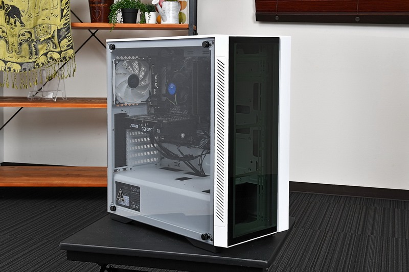 ミドルレンジ構成のAEGIS-Z AEGISZI510G166S。税別価格は12万9,800円