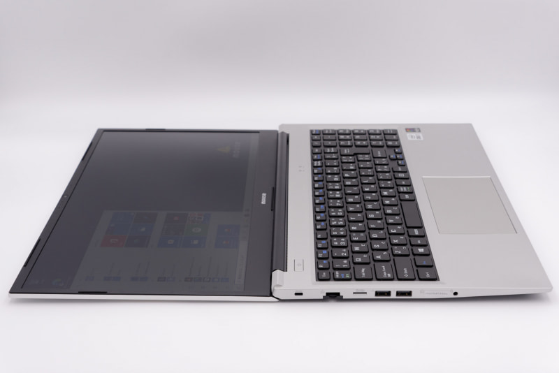 ディスプレイ部は180度開くことができる