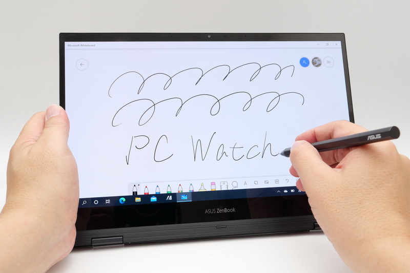 ディスプレイは10点マルチタッチおよび付属ASUS Penを利用したペン入力に対応