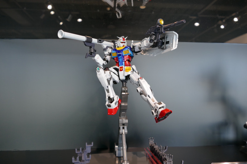 RX-78F00 ガンダム 超合金モデル<br><span class="fnt-75">(C)創通・サンライズ</span>