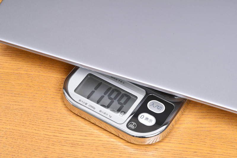 F-14ICは公式なスペックでは1.20kg、試作機でチェックしたところ1.2kgをわずかに切っていた