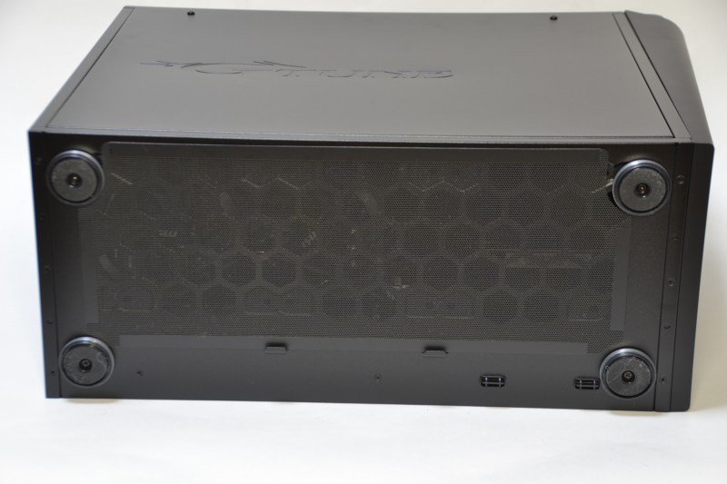 底面はメッシュで大きく空いている