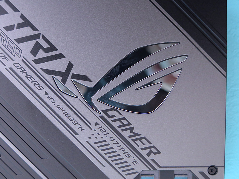 RGBのロゴなどが大きくあしらわれている