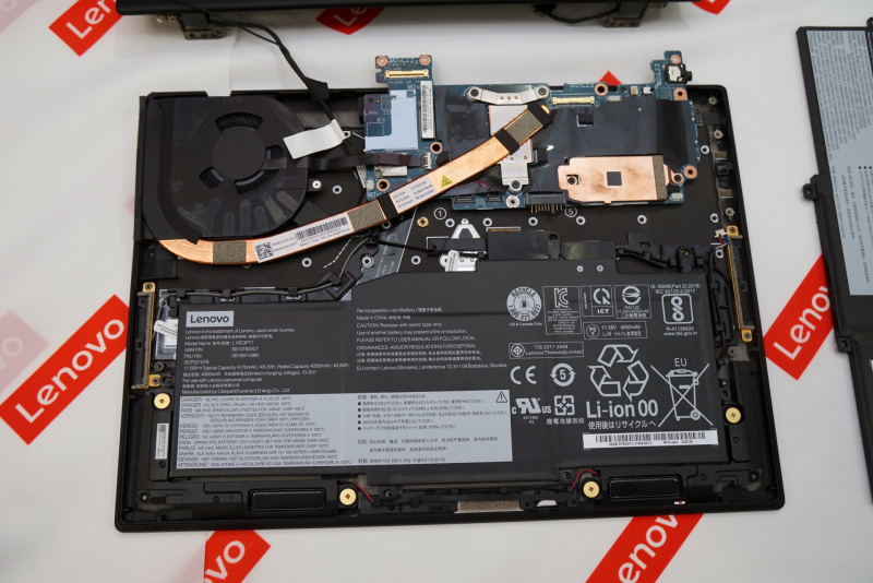ThinkPad X1 Nanoの内部
