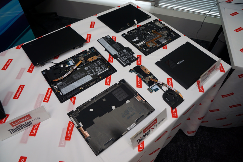 分解された各パーツ