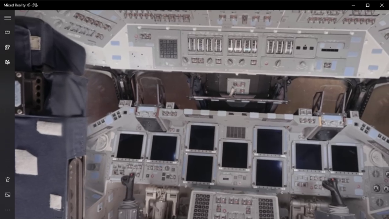 「<a href="https://store.steampowered.com/app/771310/Welcome_to_Light_Fields/" class="n" target="_blank">Welcome to Light Fields</a>」のスペースシャトルのコックピット。解像度が上がったおかげでリアリティが格段に増した