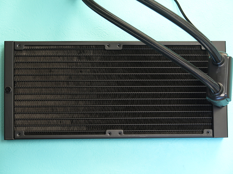 今回入手したのは280mmラジエータのタイプ