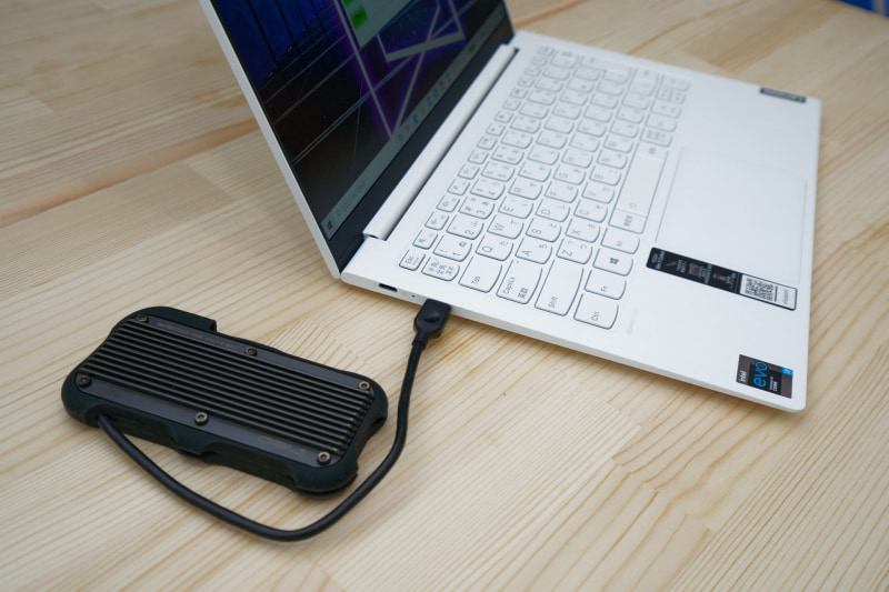 高速な外部SSDなどを接続可能