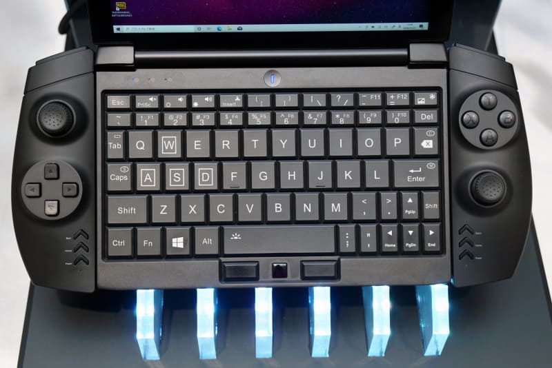 キーボードのレイアウト(写真は英語版)