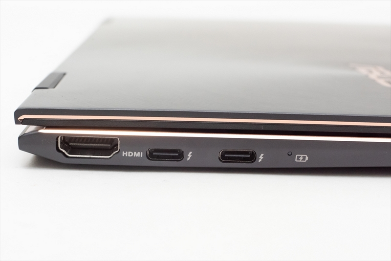 本体左側面にHDMI 1.4出力、Thunderbolt 4端子×2