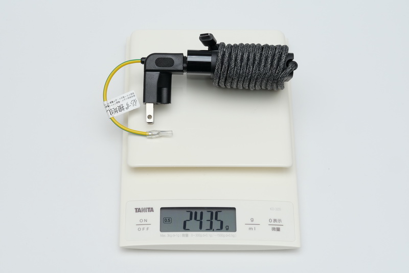 ウォールマウントコネクタを利用すれば重量は243.5gとやや軽くなる