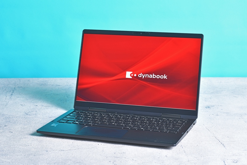 dynabook V8 P1V8PPBBはIntel Evoプラットフォーム準拠の薄型モバイルノート。このサイズで旧型のハイエンドデスクトップパソコンより速いというだけでもちょっと驚きなのだが、果たしてそのレベルは?