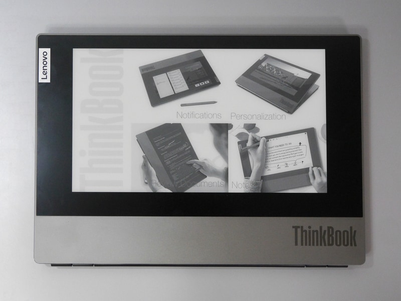 天板部。10.8型のE Inkディスプレイを搭載する。段差はなく、見た目は筐体に印刷された模様に見える