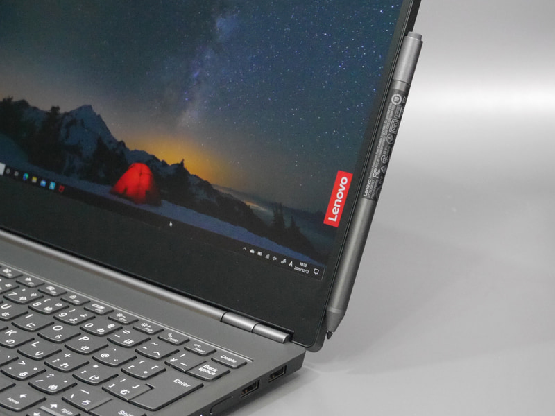 本体左右側面に磁力で吸着させることができる