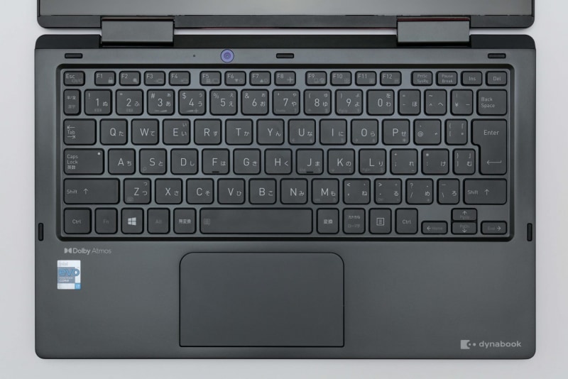 キーボード面。キーボードは日本語仕様のみ