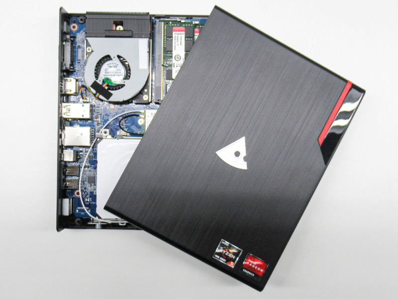 ケース表面にはチーズのブランドマーク(マウスコンピューター提供)