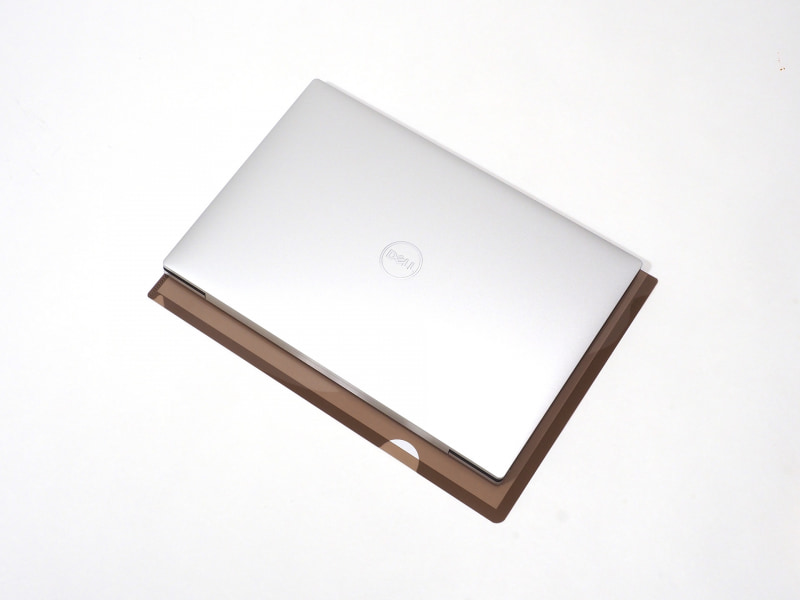 A4サイズのクリアファイルと比較してもこのとおりひとまわり小さい