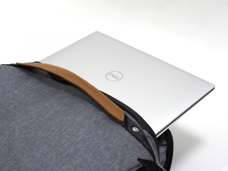 12.9インチiPad Proのようなタブレット向けに作られたバッグにも収めることが可能になる