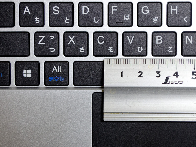 キーピッチは実測で約18mm