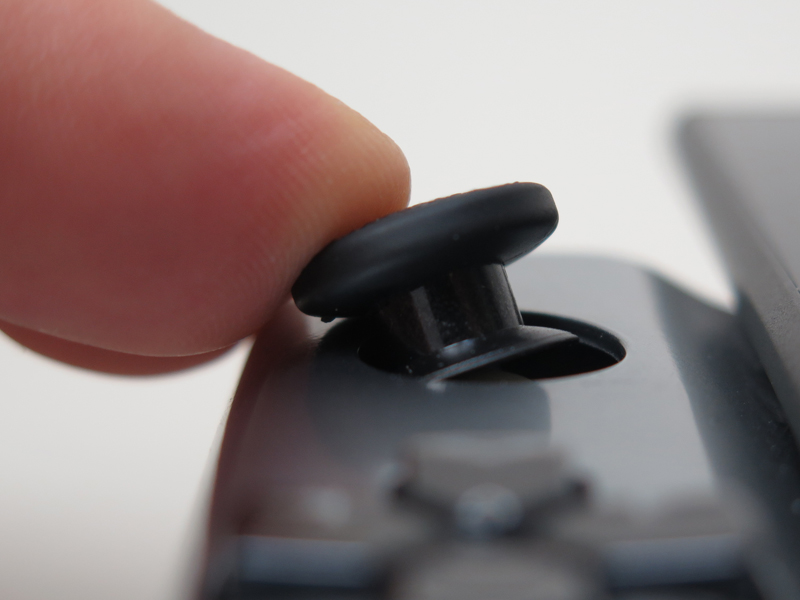 アルプス製の新型ジョイパッド採用。かなりの角度に傾けられる