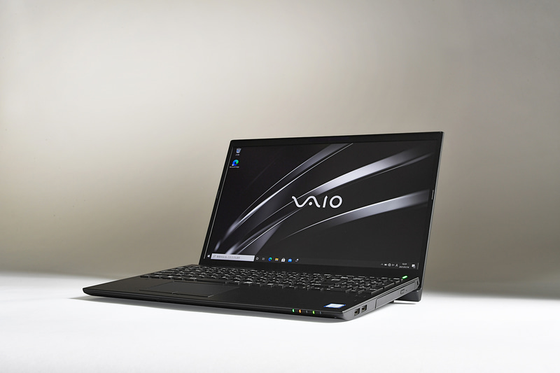 Thunderbolt 3で“拡張”も可能な「VAIO S15 | ALL BLACK EDITION」のポテンシャルの高さを測る