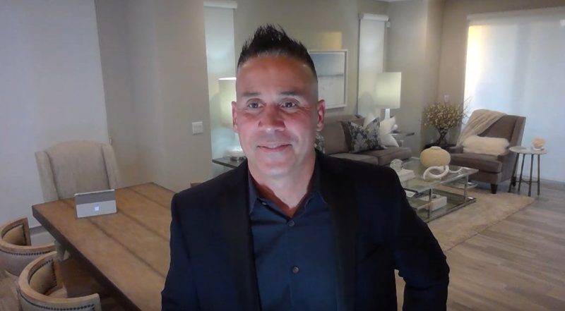 米Microsoft Surfaceマーケティング担当コーポレートバイスプレデジデントのマット・バーロゥ氏