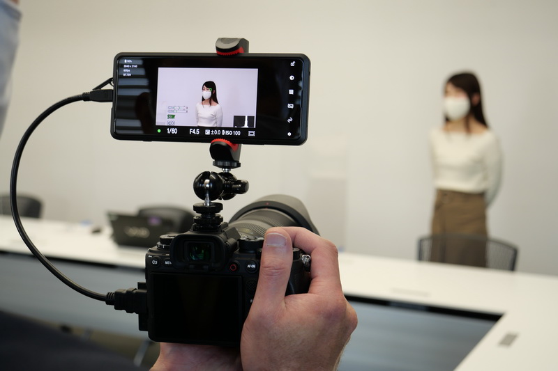 撮影時には、このようにXperia PROをライブビューモニターとして活用できる