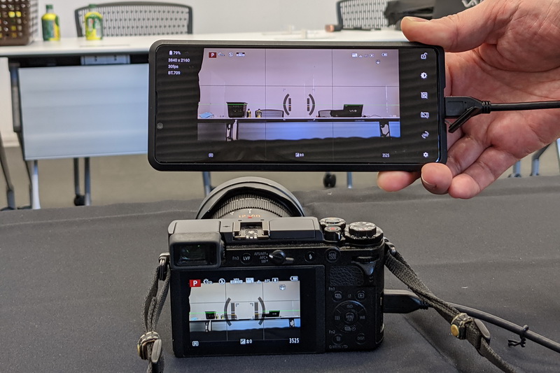 HDMI出力を備えるパナソニックのLUMIX GX7 Mark3を接続しても、問題なくライブビューモニターとして利用できた